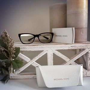 Michael Kors Frame w Case 🕶️